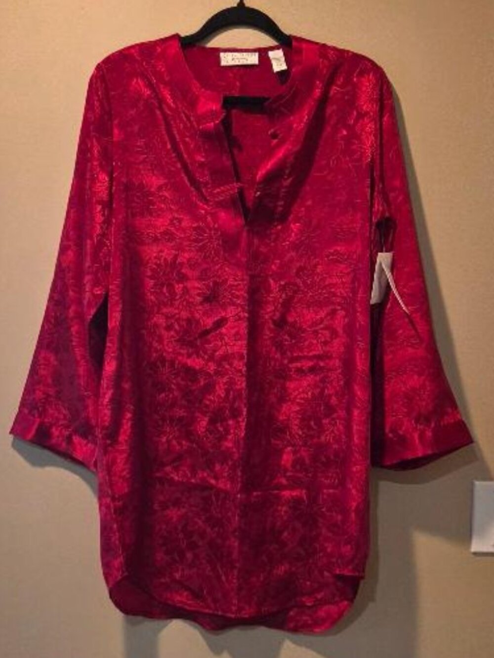 Vintage Erika Taylor Intimates Red Floral Embossed Women's Nightshirt